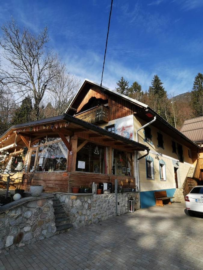 Farm Stay Trlej Begunje na Gorenjskem Buitenkant foto